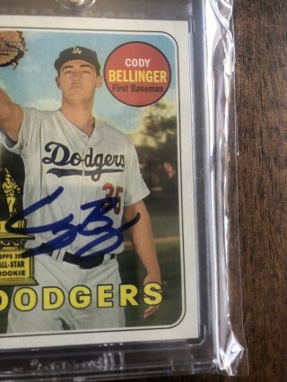 2017 TOPPS Heritage All Star Cody Bellinger Auto.  On Back 3