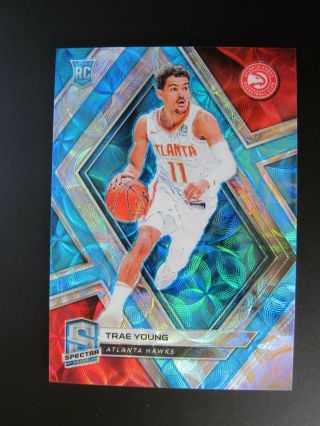 2018 - 19 Spectra Basketball Trae Young Sp Rc Base Neon Blue 