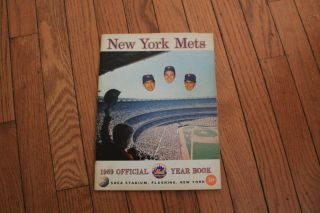 N.  Y Mets yearbooks 1962 - 1971 all in 10