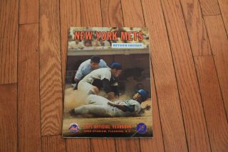 N.  Y Mets yearbooks 1962 - 1971 all in 11