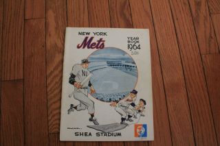 N.  Y Mets yearbooks 1962 - 1971 all in 4