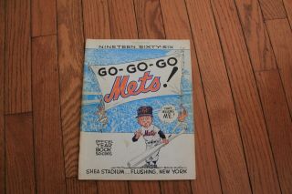 N.  Y Mets yearbooks 1962 - 1971 all in 7