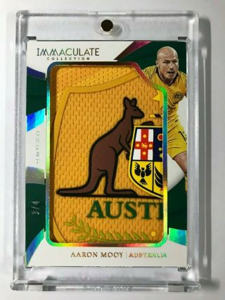 2018 - 19 Panini Immaculate Team Crests Australia Logo Patch Card Aaron Mooy 3/4