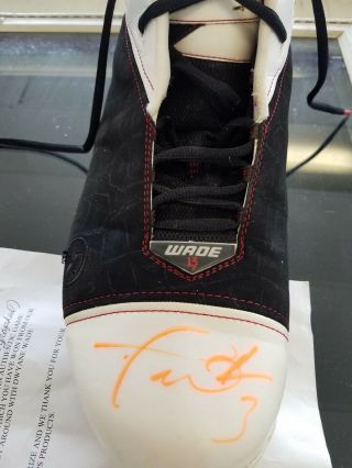 Dwyane Wade Authentic Signed Game Worn Shoe 2006 - 2007 Topps Giveaway