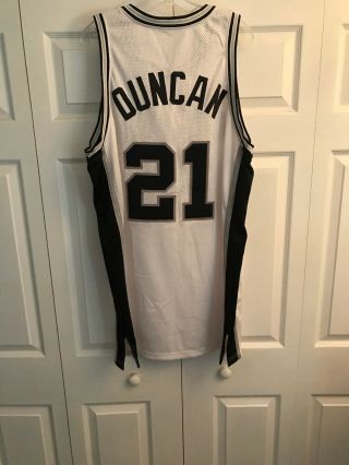 Tim Duncan Game Worn 99 - 00 Spurs Home Jersey Loa