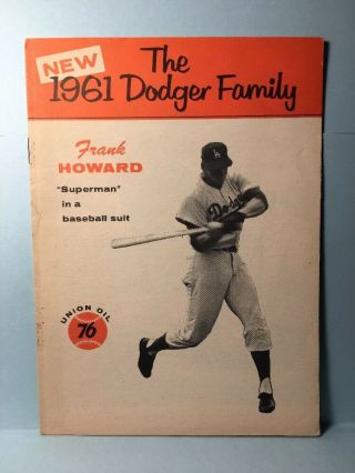 1961 The Dodger Family Booklet Union Oil 76 Frank Howard Superman Baseball Suit