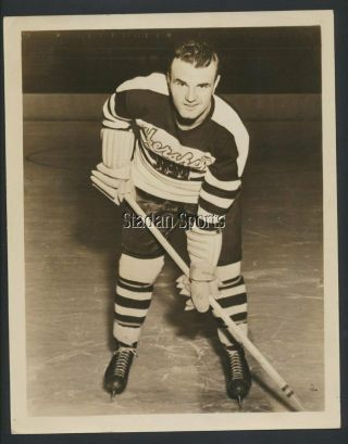 Pete Babando 1946 - 47 Hershey Bears Team Issue Vintage Nhl Hockey Press Photo