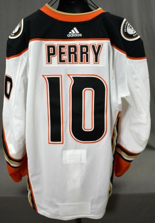 2018 - 19 Corey Perry 10 Anaheim Ducks Game Worn Jersey W/ 25th Anniv Set Tag Loa
