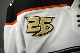 2018 - 19 Corey Perry 10 Anaheim Ducks Game Worn Jersey w/ 25th Anniv Set Tag LOA 6