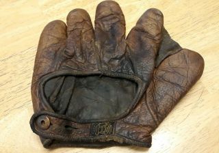 1905 - 1910 A J Reach Buttonback Baseball Glove,
