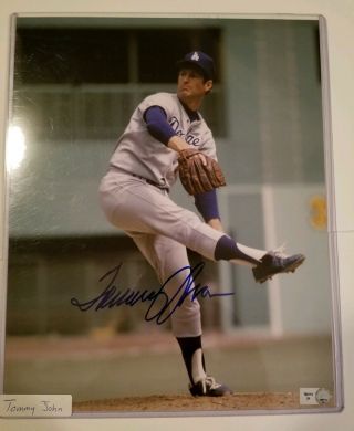 Tommy John Signed / Autographed Los Angeles Dodgers 8x10 Photo Mlb Certified