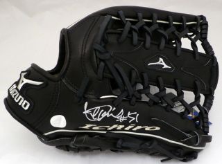 Ichiro Suzuki Autographed Mizuno Fielding Glove Mariners,  Marlins Is 125272