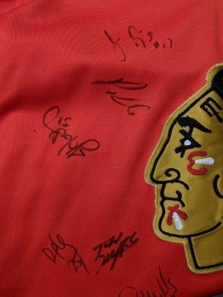 14 player Signed Chicago Blackhawks jersey CCM Center Ice Fight Strap Hockey NHL 3