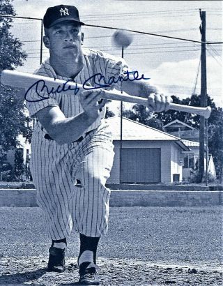 8x10 B&w Photo Of Mickey Mantle,  Live Ink Signed