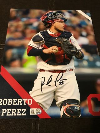 Roberto Perez Signed 8x10 Cleveland Indians With Mlb Authentication