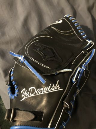 Yu Darvish Game Pitching Glove Chicago Cubs