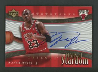 2005 - 06 Upper Deck Signs Of Stardom Michael Jordan Hof On Card Auto Sp