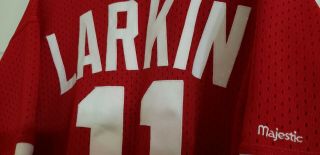 Cincinnati Reds Barry Larkin Game Worn Jersey - HUNT LOA / LARKIN LOP 5