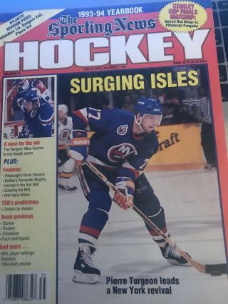 The Sporting News Hockey - 1994 - 95 Yearbook - Surging Isles - 138 Pages