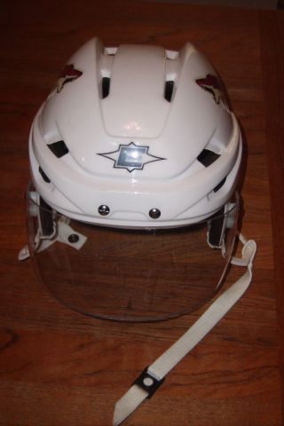 Phoenix Coyotes Petr Prucha Game - Worn Easton S19 White Road Helmet From 2009 - 10
