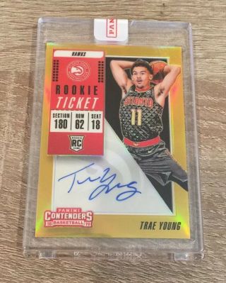 Trae Young 2018 - 19 Contenders Prem Gold Optic Chrome Variation Auto /10 Encased