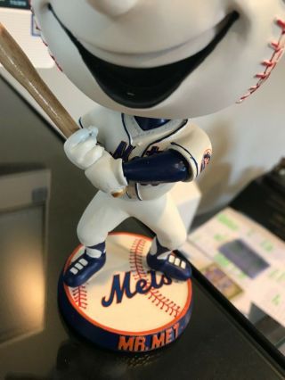 MR MET FOREVER COLLECTIBLES BIG HEADS BOBBLEHEAD - York Mets 5