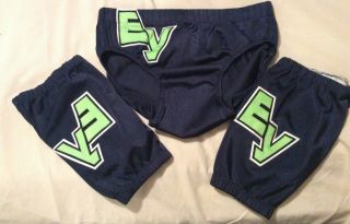 ERIC YOUNG RING WORN WRESTLING TRUNKS & KNEEPADS TNA WWE INSANITY 2