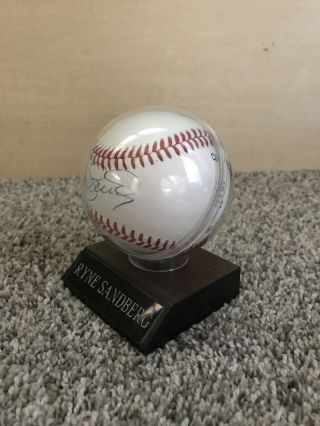 Ryne Sandberg Autographed Baseball Plus Display Case - No Provided 2