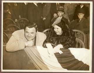 1939 Press Photo Babe Ruth Of The Ny Yankees And Wife Attend Opening Day