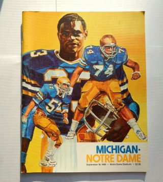 Notre Dame Fighting Irish V University Of Michigan Football Program (1982)