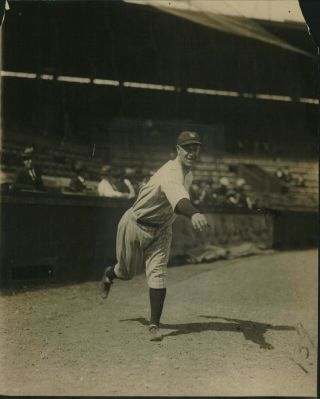 1924 Press Photo Joe Bush Of The York Yankees Pitching Pose Spring Training