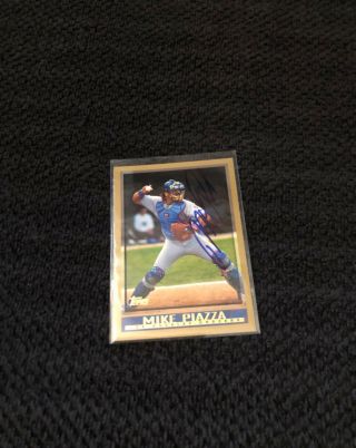 Mike Piazza Hand Signed Los Angeles Dodgers Baseball Card
