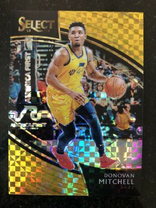 2018 - 19 Panini Select Donovan Mitchell Courtside Gold Prizm Refractor /10 Sp