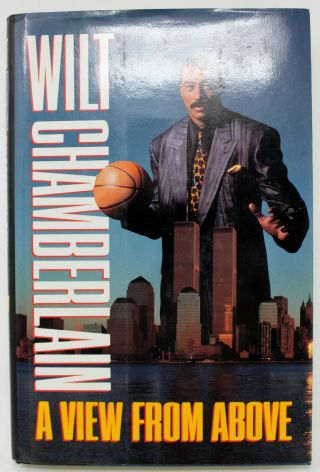 Wilt Chamberlain Signed Autographed Book A View From Above Psa/dna V07522