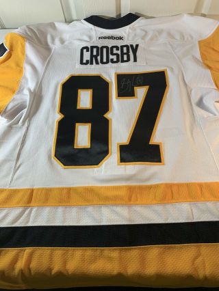 No.  87 Sidney Crosby Autographed Pittsburgh Penguins Jersey