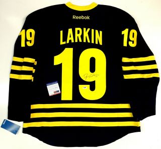 Dylan Larkin Signed Michigan Wolverines Jersey Red Wings Psa/dna Rookiegraph