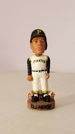 Roberto Clemente Pittsburgh Pirates Mini Bobblehead Magnet (missing Bat)