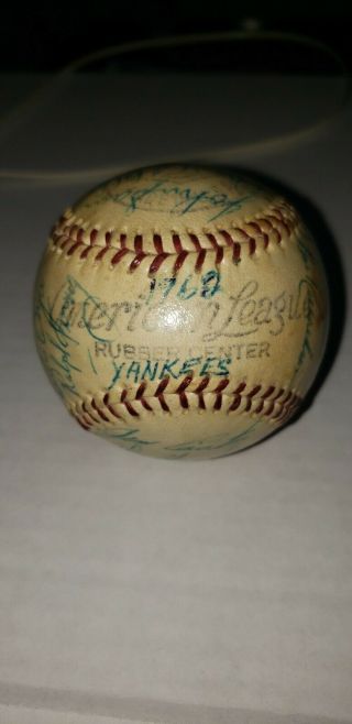 1962 York Yankees Team Signed Baseball Mantle Club,  Maris Club Jsa Berra