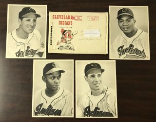 1948 Cle Indians Photo Pack Of (30) Players 6” X 8.  5” W/ Envelope Satchel P