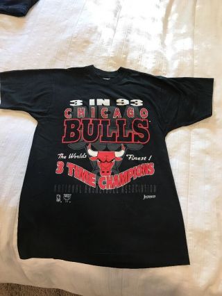 Michael Jordan / Chicago Bulls 1993 Three Peat Large Vintage Shirt World Champs