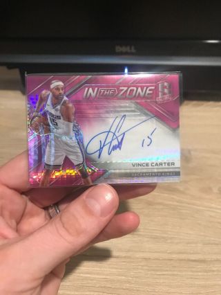 2017 - 18 Spectra Vince Carter In The Zone Pink On Card Auto /25