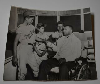 1958 Roy Campanella W/ Monterrey Little League Press Photo (boston Herald Arch)
