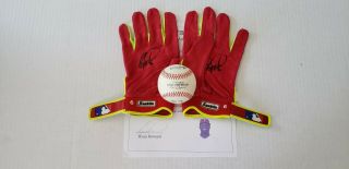 Ryan Howard Philadelphia Phillies Game Autograph Batting Gloves & Baseball