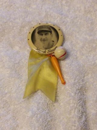 Vintage Chicago Cubs Mlb Baseball Bat & Ball Pin Back Button Hank Sauer.