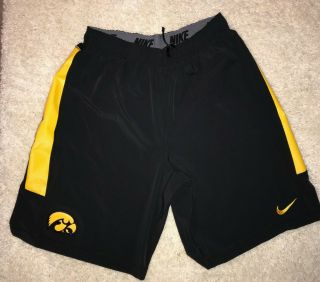 Nike Iowa Hawkeyes Football Team Issued Shorts Mens L