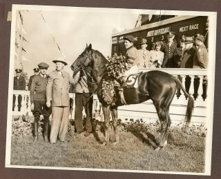 1944 Press Photo Race Horse Pensive Winner Of Kentucky Derby,  Winner Circle