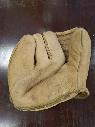 Hiawatha Pro Maker Antique Vintage Baseball Glove