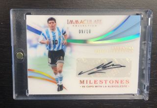 9/10 Diego Maradona 2018 - 19 Immaculate Soccer Milestones Autograph Auto 90 Caps