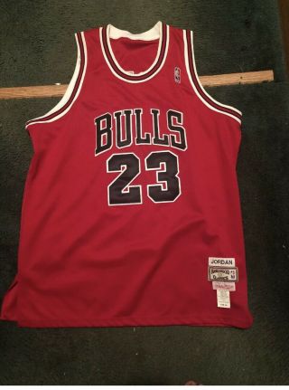 Autographed Signed Chicago Bulls Michael Jordan Jersey.  With.