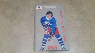 1976 - 77 World Hockey Association Media Guide Gordie Howe,  Bobby Hull Nhl Hofer 